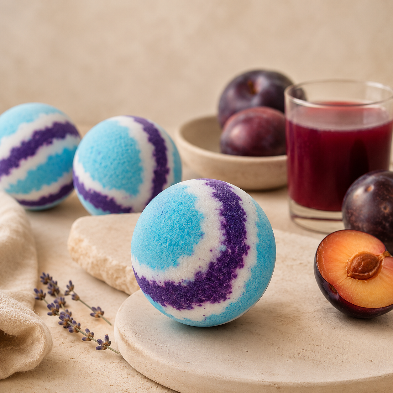 Bola de baño de jugo de ciruelas— Fruta intensa. 125 g | Salitre y Oliva